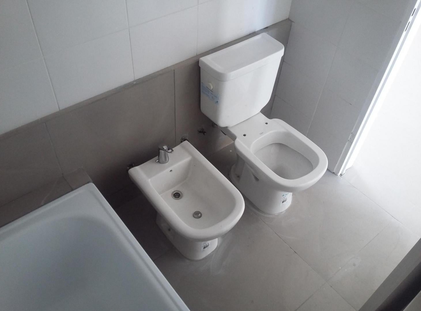 VENTA AMPLIO MONOAMBIENTE DIVISIBLE EN COGHLAN