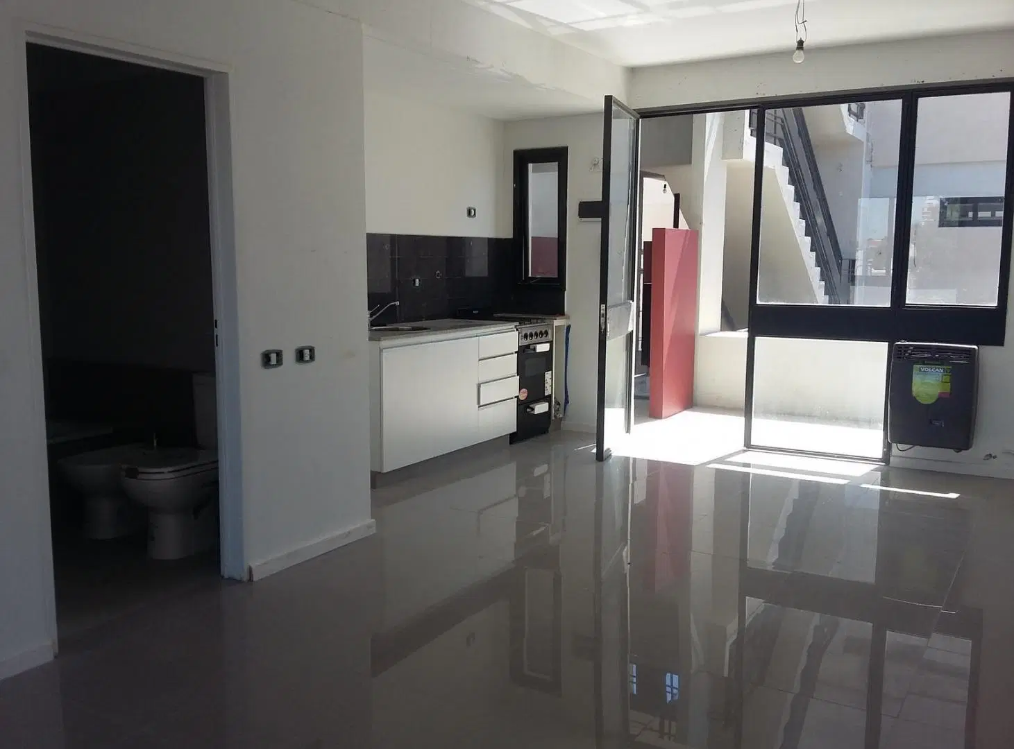 VENTA AMPLIO MONOAMBIENTE DIVISIBLE EN COGHLAN 2