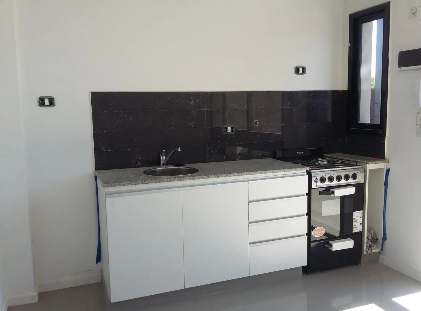 VENTA AMPLIO MONOAMBIENTE DIVISIBLE EN COGHLAN 5