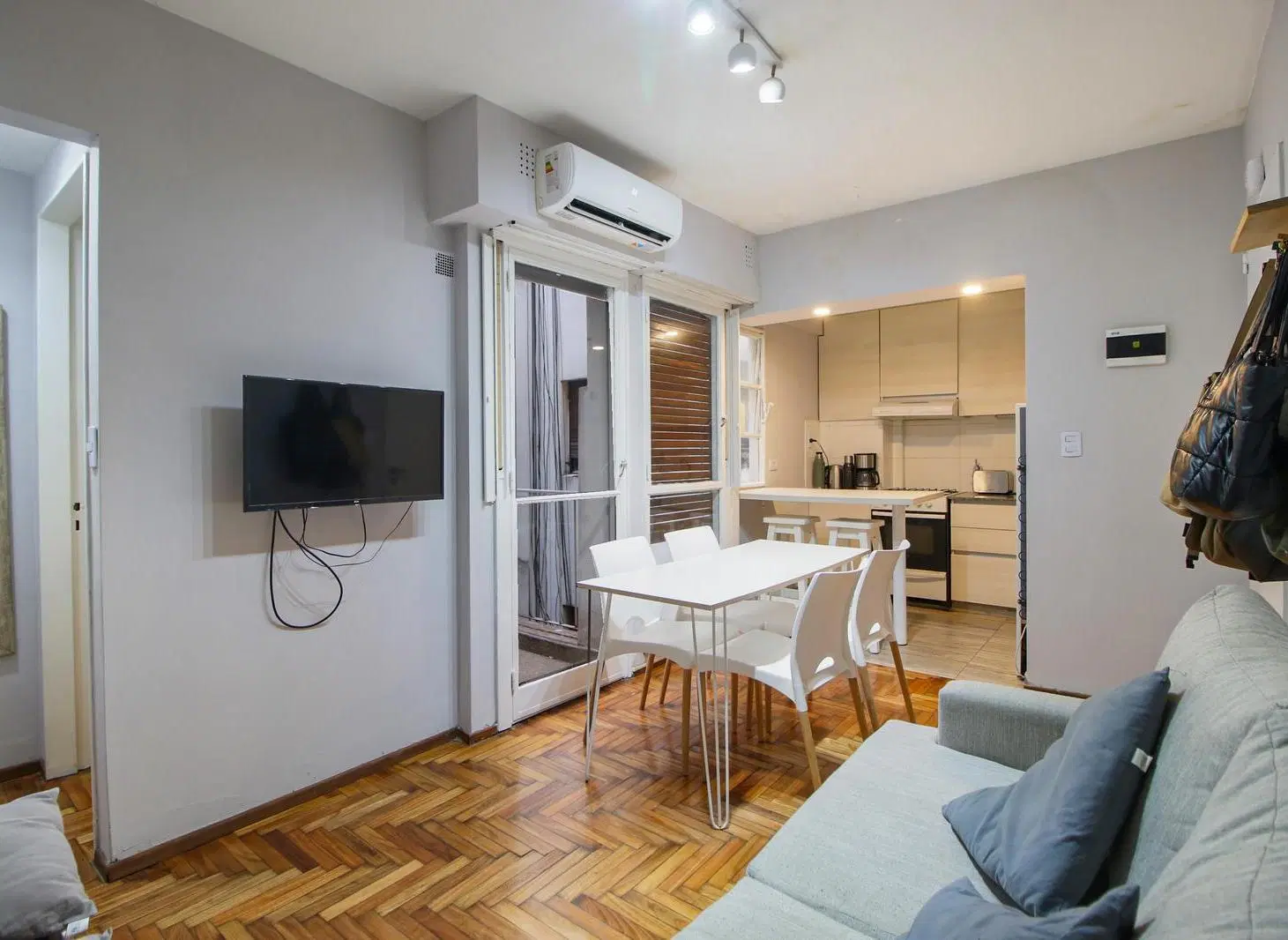 VENTA DEPTO 2 AMB CON BALCON - APTO CREDITO - SAN NICOLAS 5