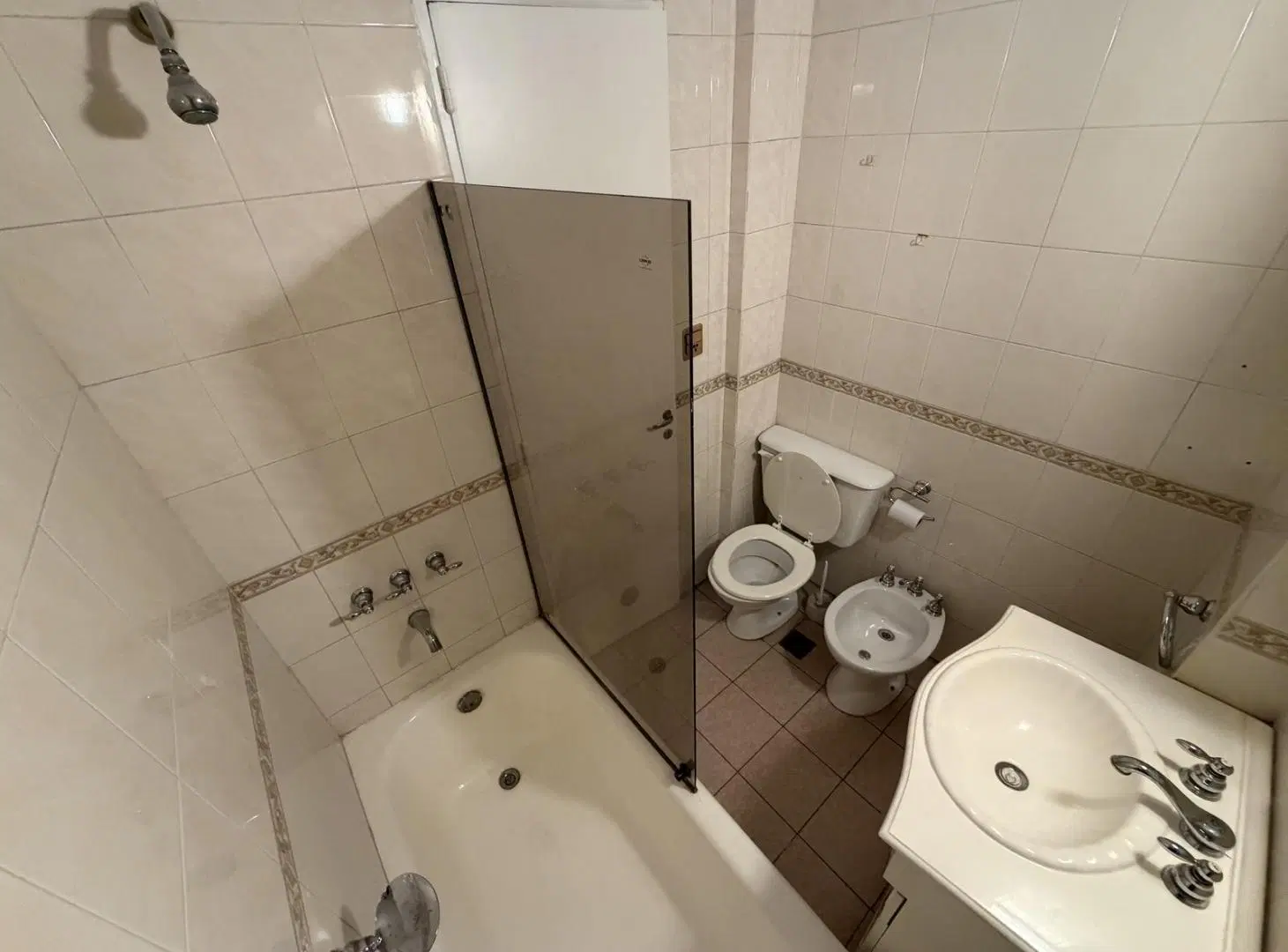 VENTA DOS AMBIENTES CON BALCON FLORES NORTE 4