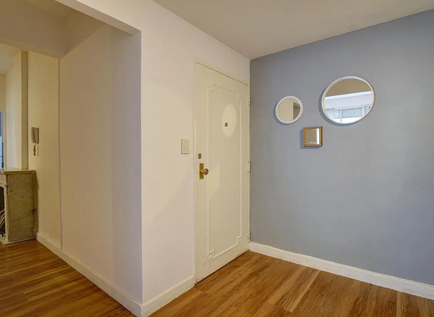 VENTA DE DEPARTAMENTO DE 3 AMBIENTES CON BALCON EN RECOLETA 5