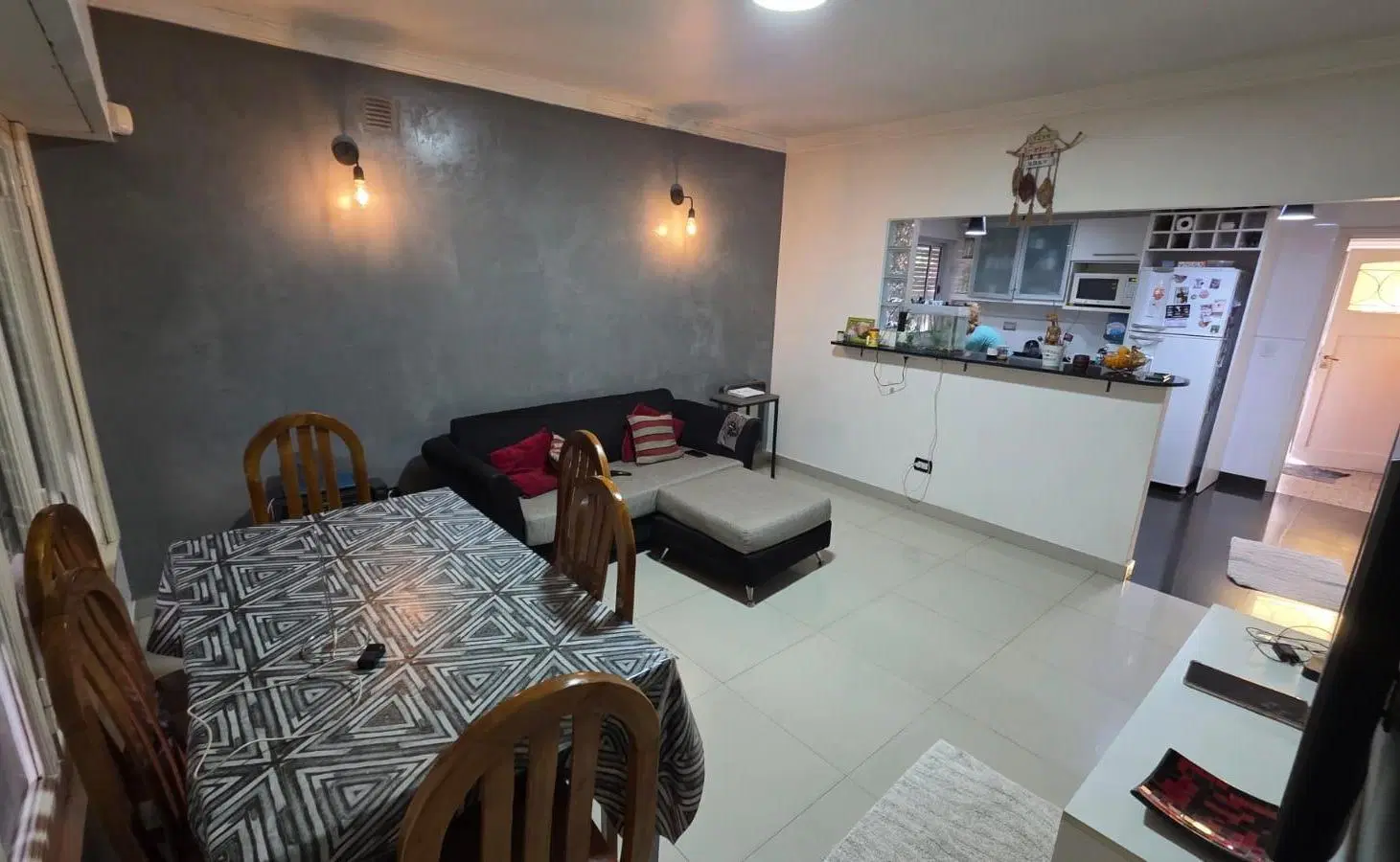 Casa en Temperley Este venta 4 ambientes 5