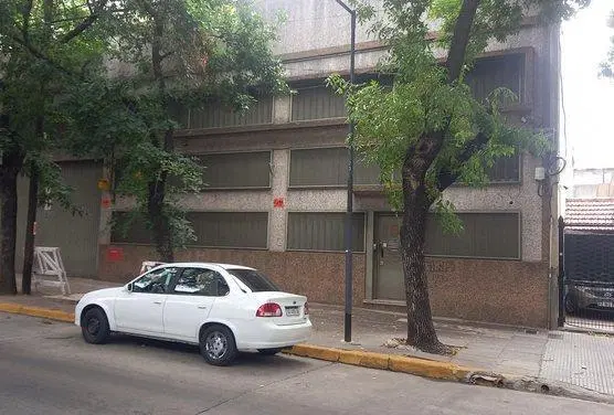 Galpón alquiler Monte Castro 3