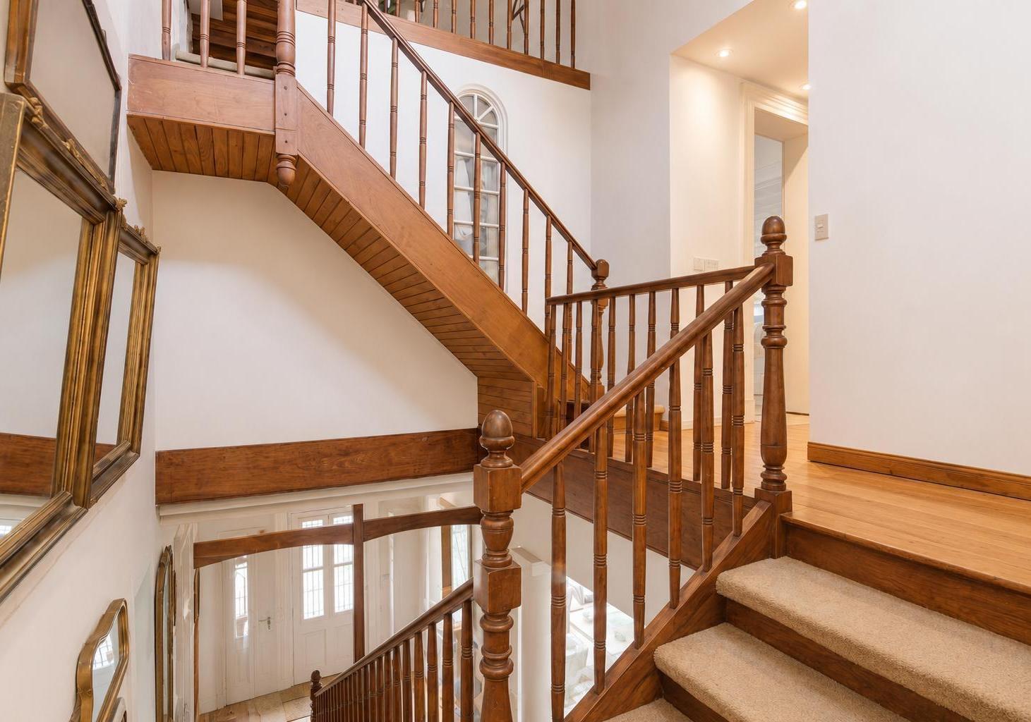 VENTA EXCLUSIVO CHALET INGLES EN VILLA DEVOTO CON PISCINA, JARDIN Y PLAYROOM