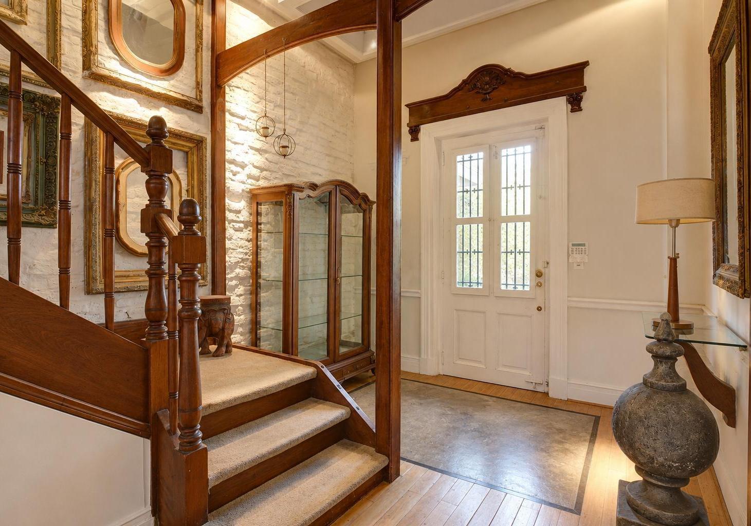 VENTA EXCLUSIVO CHALET INGLES EN VILLA DEVOTO CON PISCINA, JARDIN Y PLAYROOM