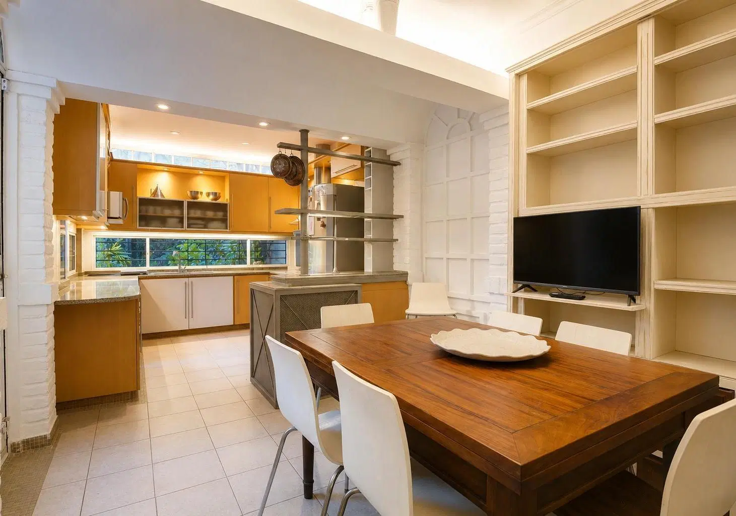 VENTA EXCLUSIVO CHALET INGLES EN VILLA DEVOTO CON PISCINA, JARDIN Y PLAYROOM 2