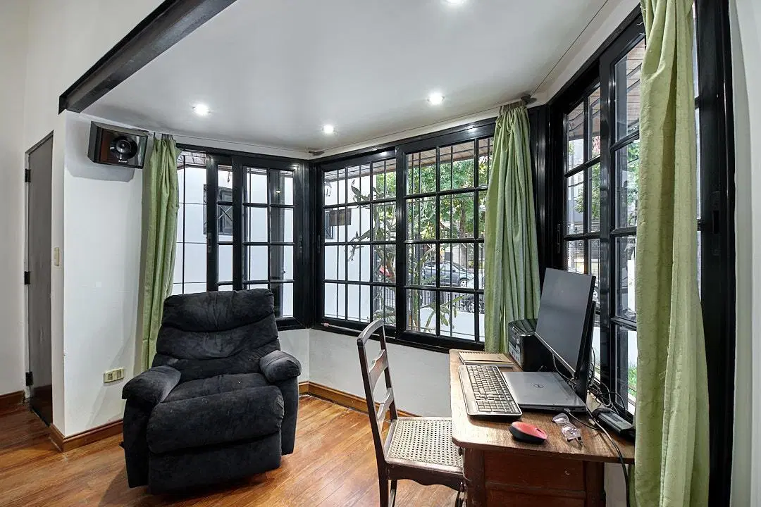 VENTA CASA 5 AMBIENTES CON PILETA PARQUE AVELLANEDA 2