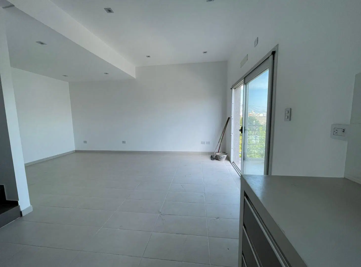 VENTE DEPARTAMENTO  MONOAMBIENTE CON BALCÓN, TERRAZA Y PARRILLA EN AVELLANEDA 3