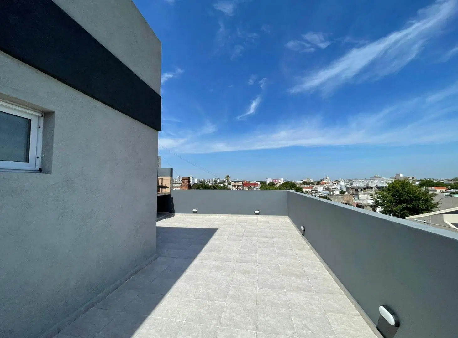 VENTE DEPARTAMENTO  MONOAMBIENTE CON BALCÓN, TERRAZA Y PARRILLA EN AVELLANEDA 8