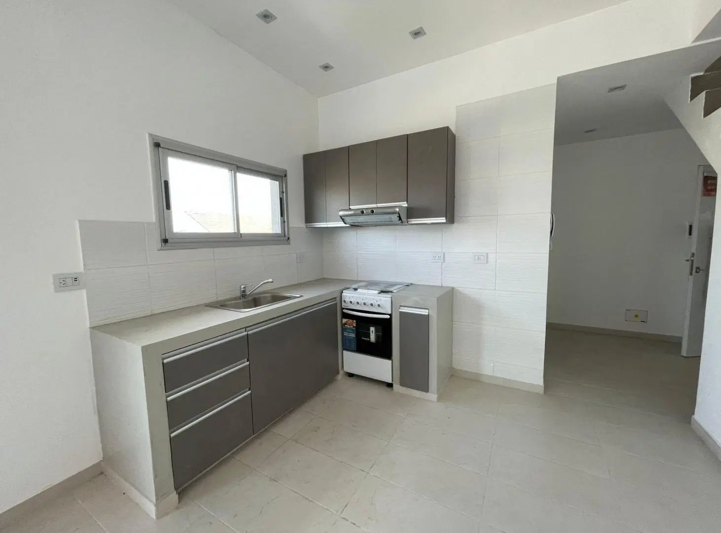 VENTE DEPARTAMENTO  MONOAMBIENTE CON BALCÓN, TERRAZA Y PARRILLA EN AVELLANEDA 2