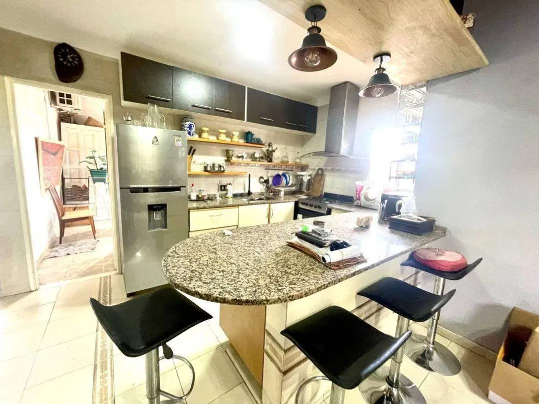 VENTA  PH TIPO CASA 4 AMBIENTES EN 1° PISO - ENTRADA INDEPENDIENTE LANÚS ESTE 5