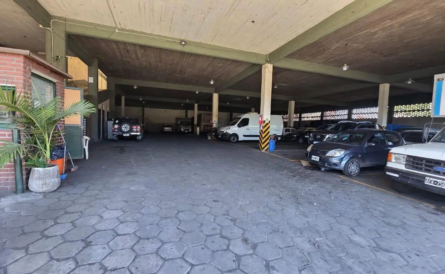 Venta Cochera/Terreno en Lanús Oeste 4