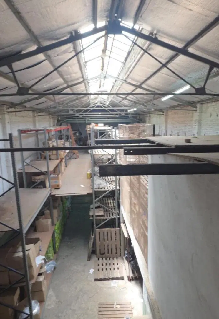 Venta Depósito en Piñeyro Avellaneda 2