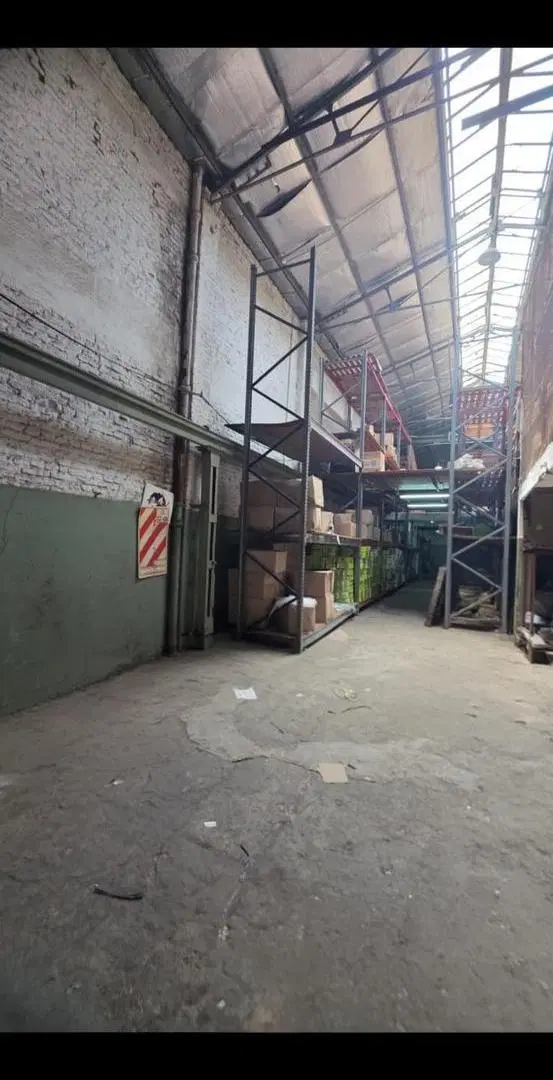 Venta Depósito en Piñeyro Avellaneda 5