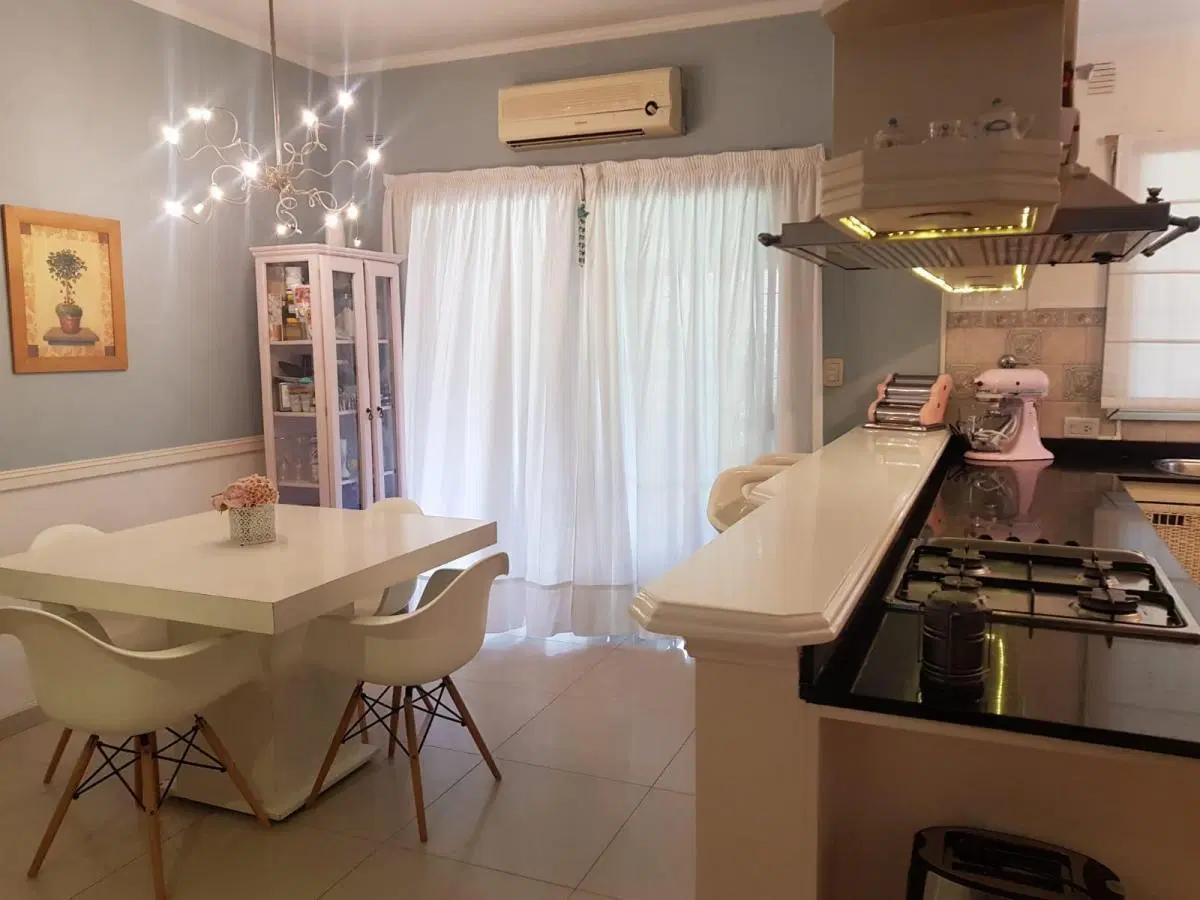 Casa en  Lanus- venta 5 ambientes 2