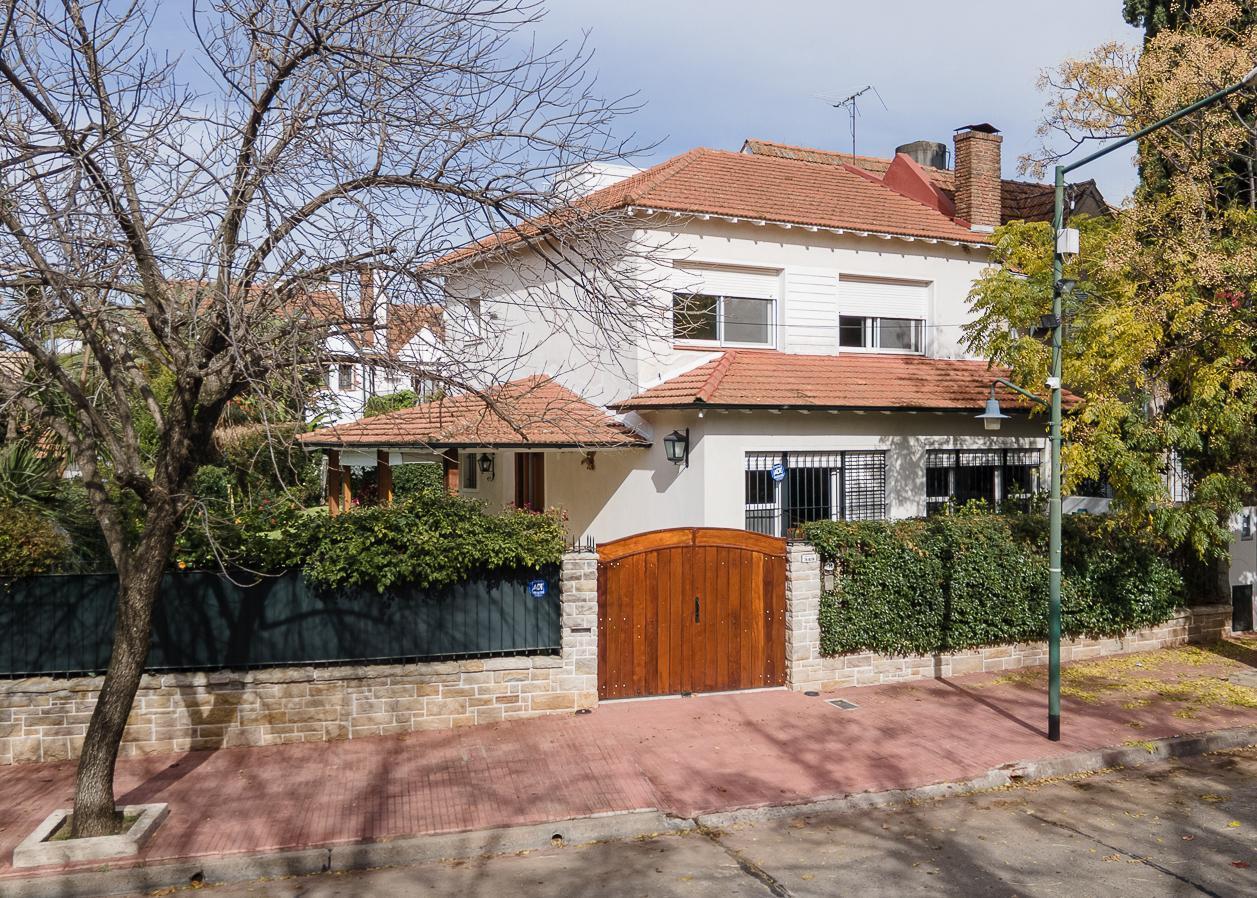 Venta Casa 5 ambientes Martinez Pileta Jardin Parrilla APTO CREDITO
