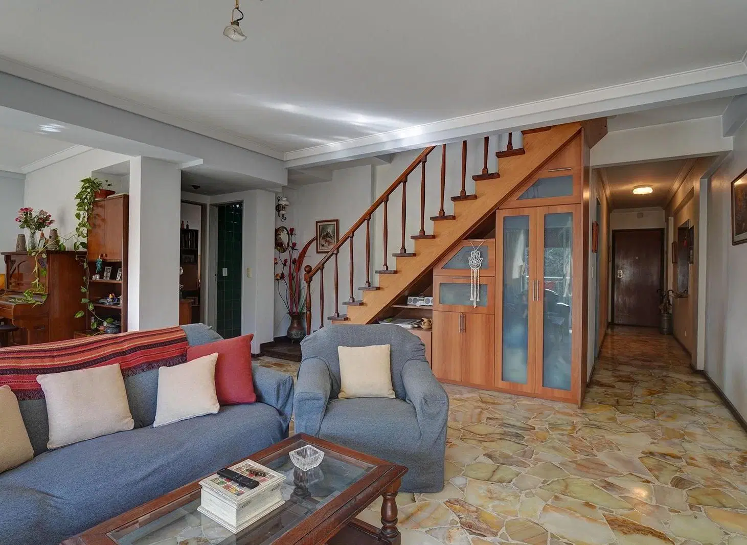 Departamento en dos pisos en Monte Castro venta 3