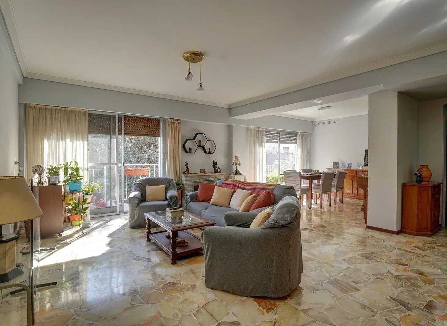 Departamento en dos pisos en Monte Castro venta 4