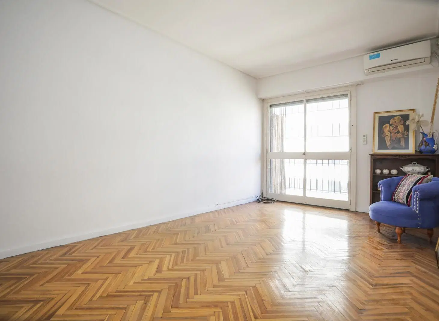 Venta departamento 4 ambientes con balcón en Retiro frente a Plaza San Martin 5
