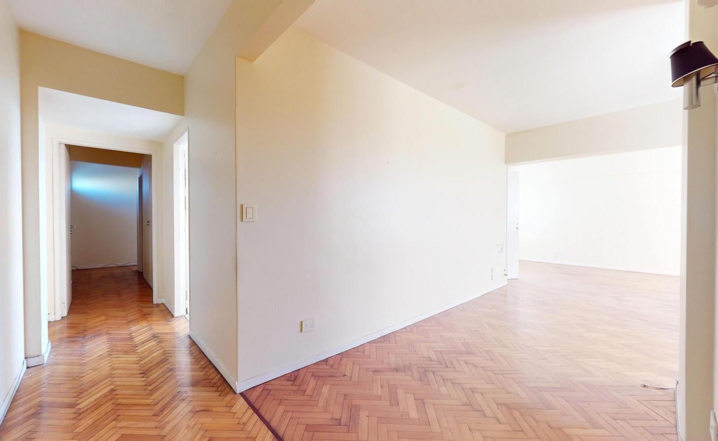 Venta Depto 4 amb. en Av Maipú Olivos c/balcón