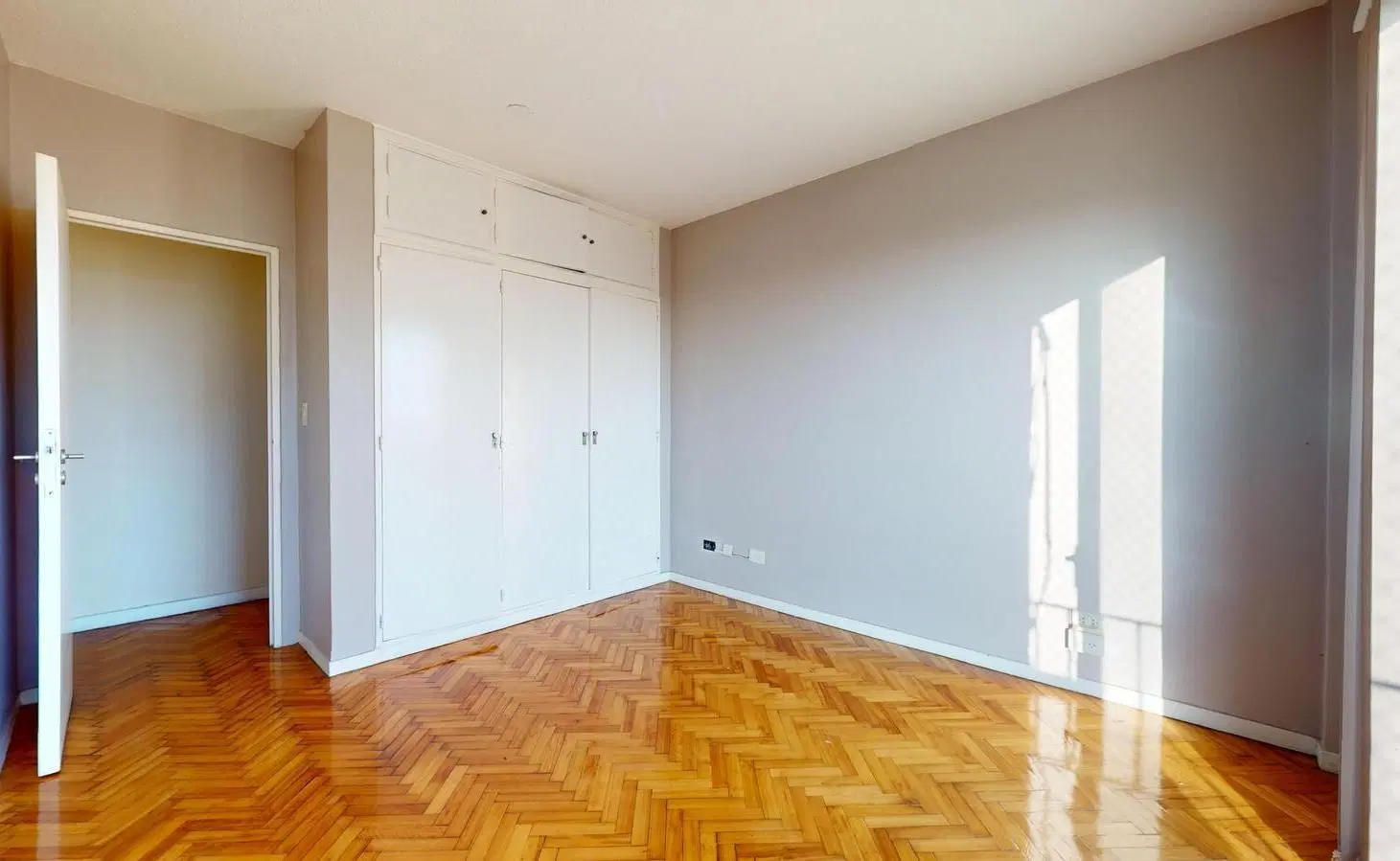 Venta Depto 4 amb. en Av Maipú Olivos c/balcón 4