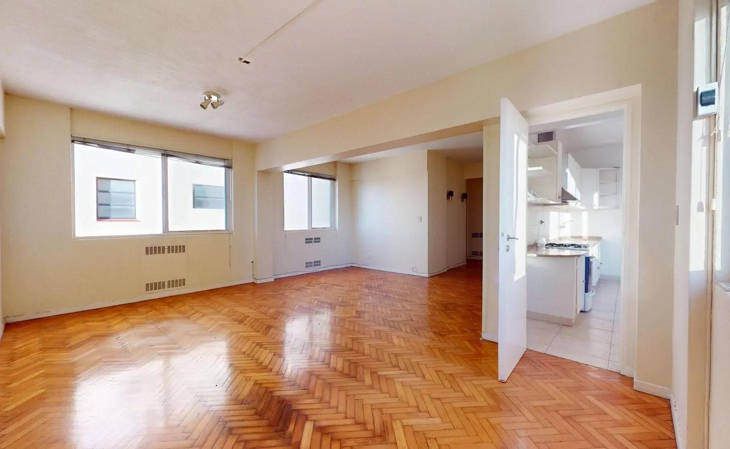 Venta Depto 4 amb. en Av Maipú Olivos c/balcón 3