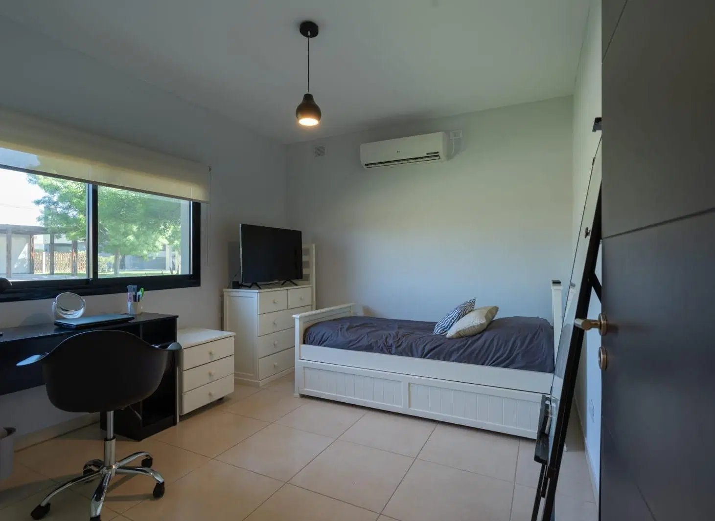 Alquiler Casa 5 ambientes en Barrio Privado Valdevez en una planta 8