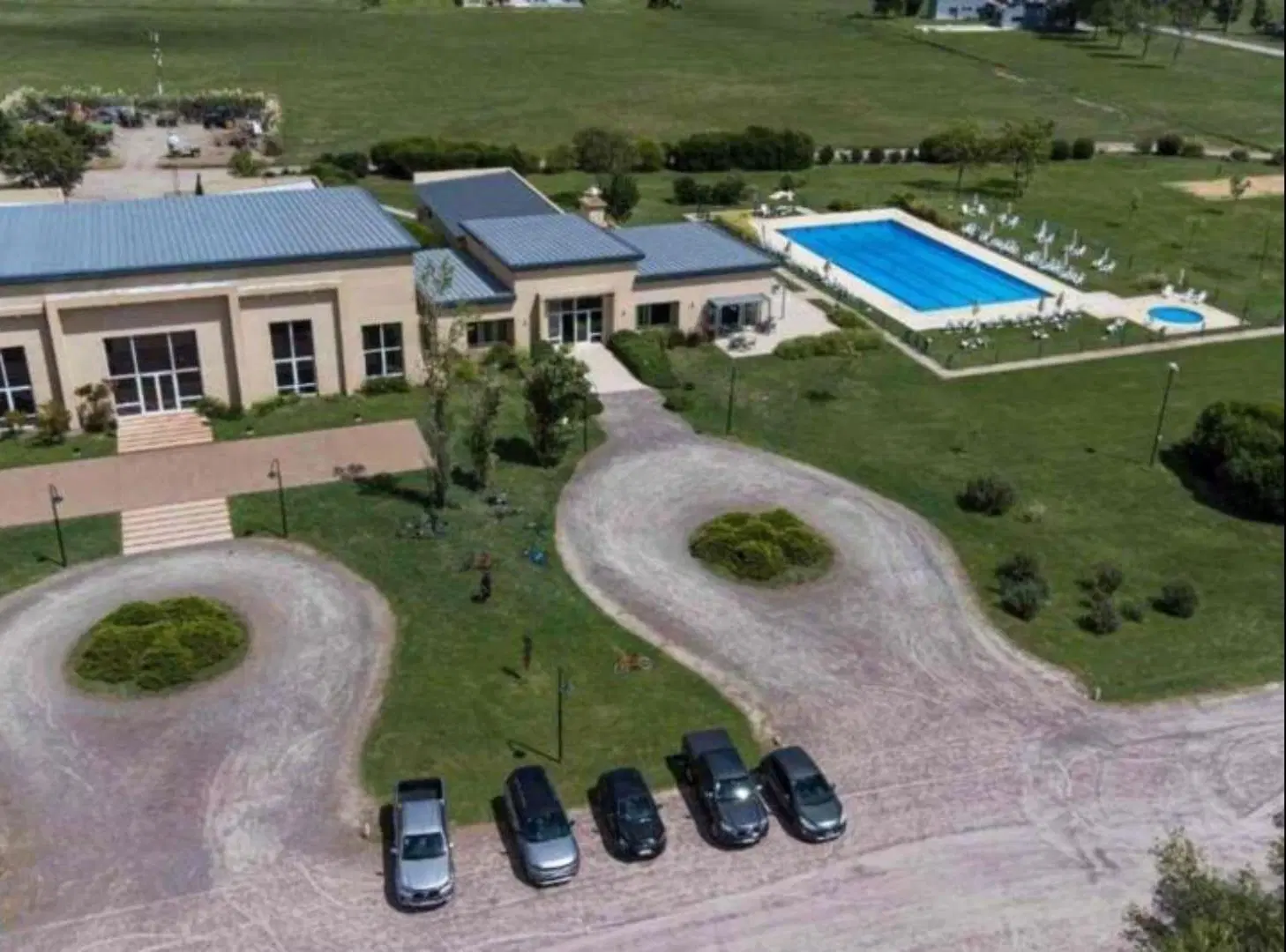 Venta Terreno en Barrio Fincas de San Vicente cercano a la laguna y el Club House 3
