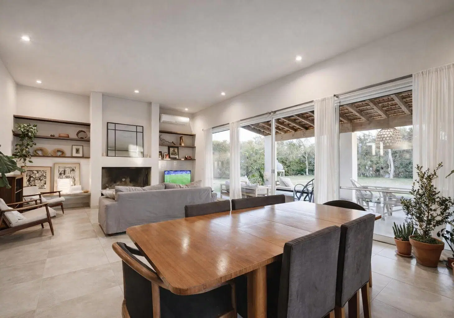 HERMOSA CASA MODERNA EN ALQUILER- BARRIO SAN MATÍAS, ÁREA 2 ESCOBAR 2