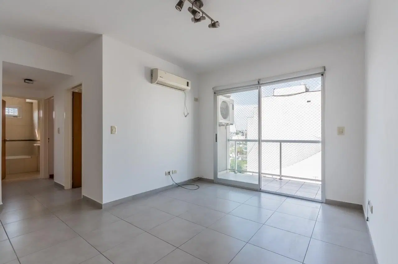 DEPARTAMENTO 2 AMBIENTES CON TERRAZA PROPIA 3
