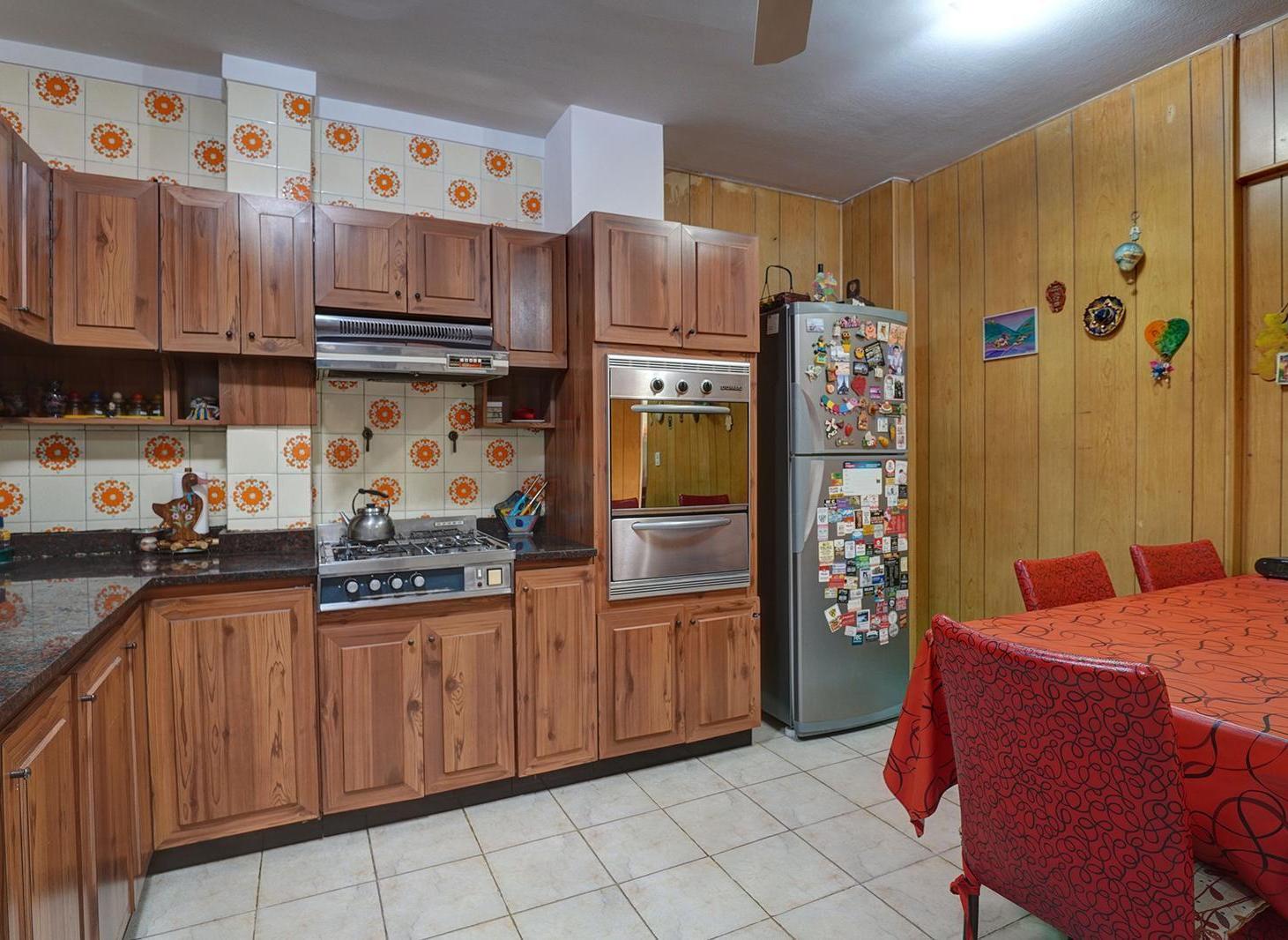 Foto de Departamento de 4 amb con dependencia y cochera venta, imagen 5