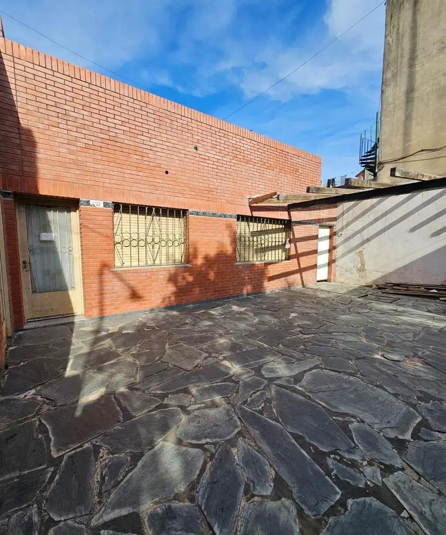 Venta dos Ph's a reciclar Tapiales terraza cochera doble plano proyecto consultorios aprobado 2