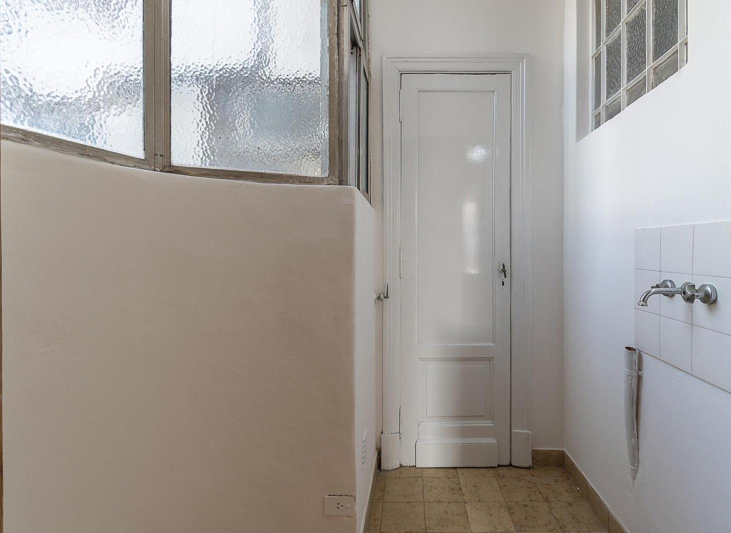 Foto de Departamento 4 ambientes en Almagro venta, imagen 2