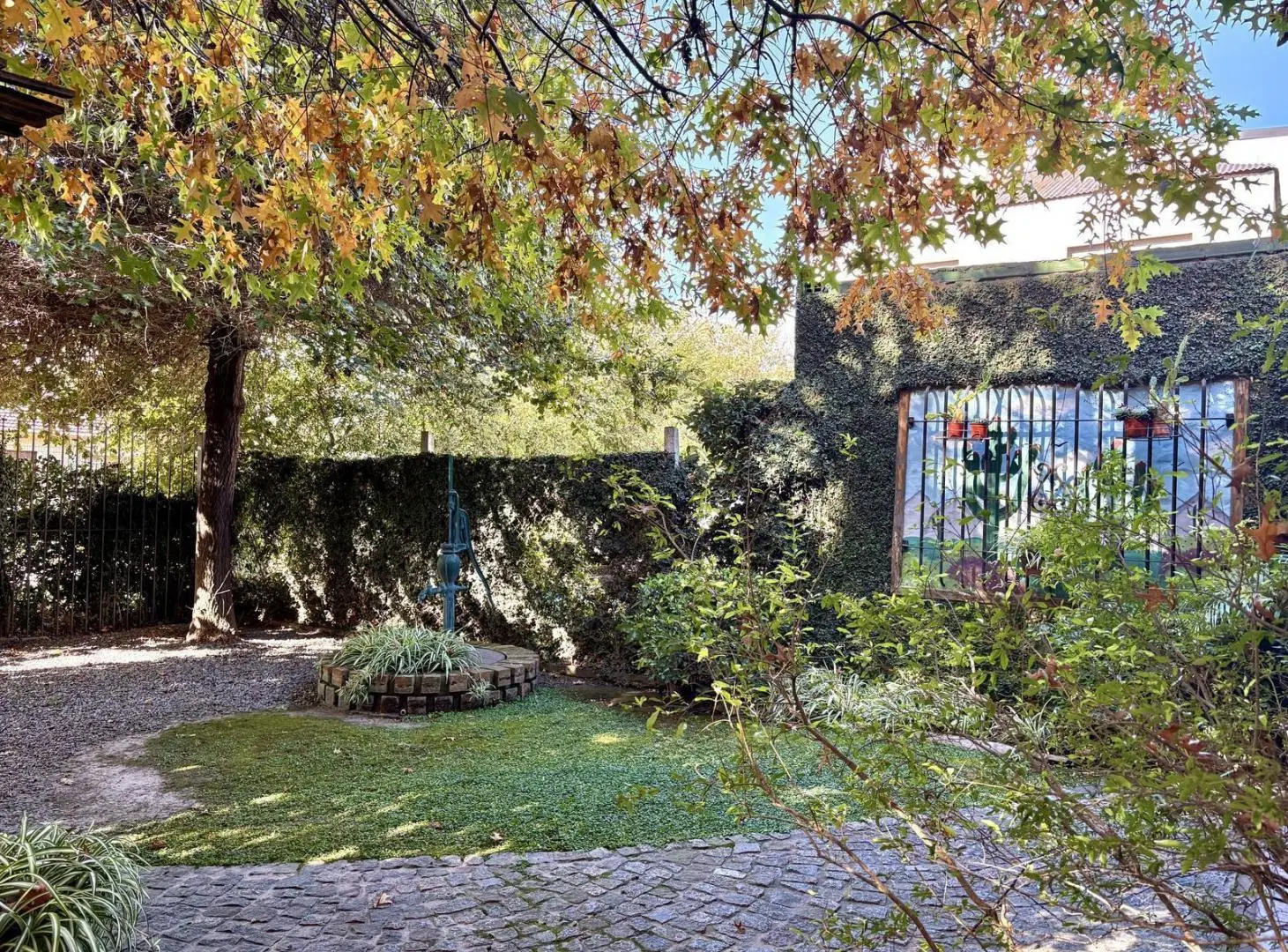 Casa de 3 ambientes con pileta en el Barrio El Rocio 1