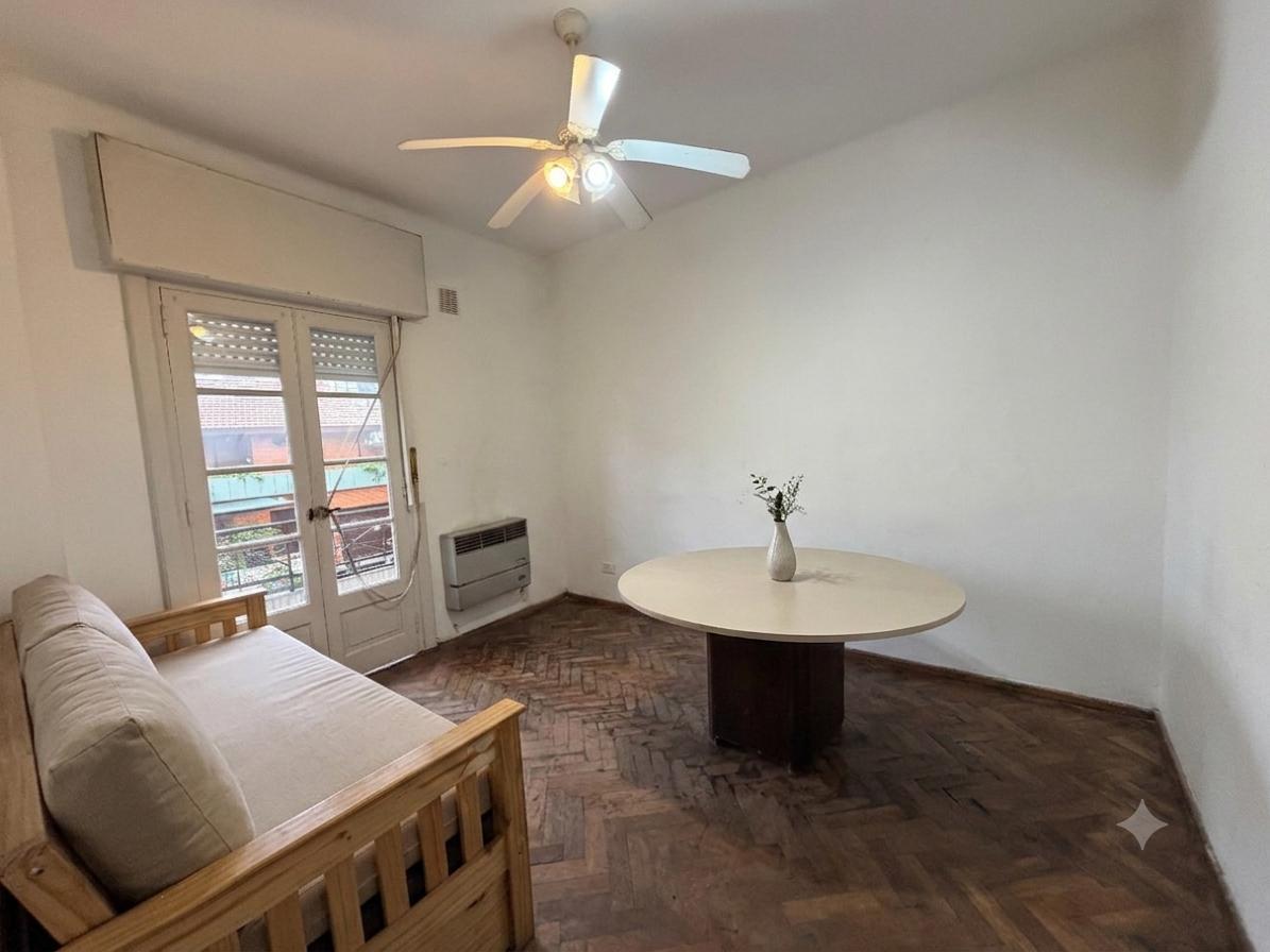 Foto de PH CON ENTRADA INDEPENDIENTE- VILLA URQUIZA, imagen 1