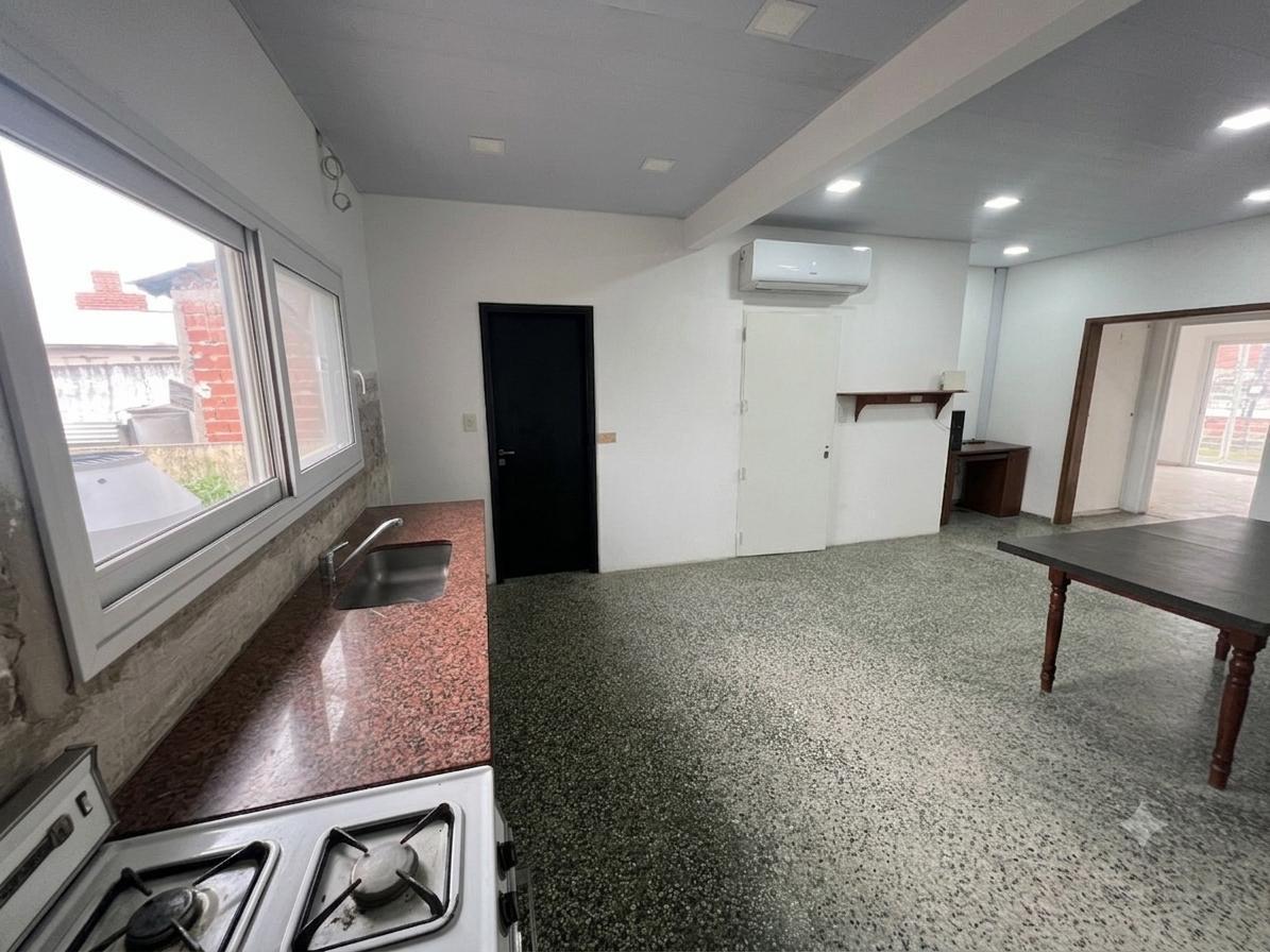 Foto de Venta Propiedad Industrial en 2 Plantas: Depósito con Puente Grúa, imagen 3