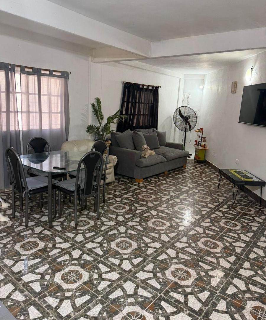 Foto de Casa en Ituzaingó 5 Amb - 4 Dorm - Cochera 2 Autos - con patio y local, imagen 1