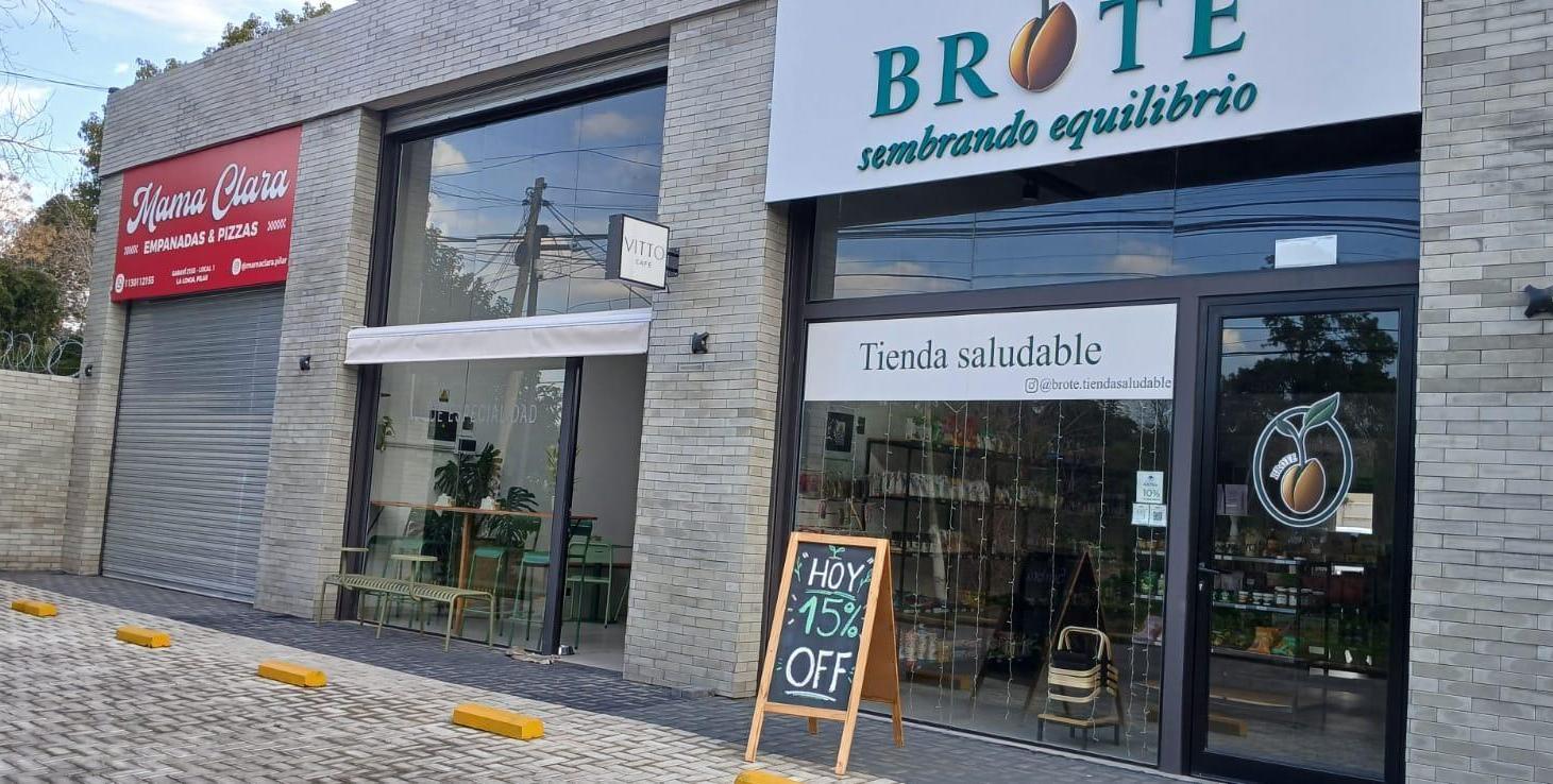 Foto de Local sobre calle SARAVI con estacionamiento propio, imagen 1