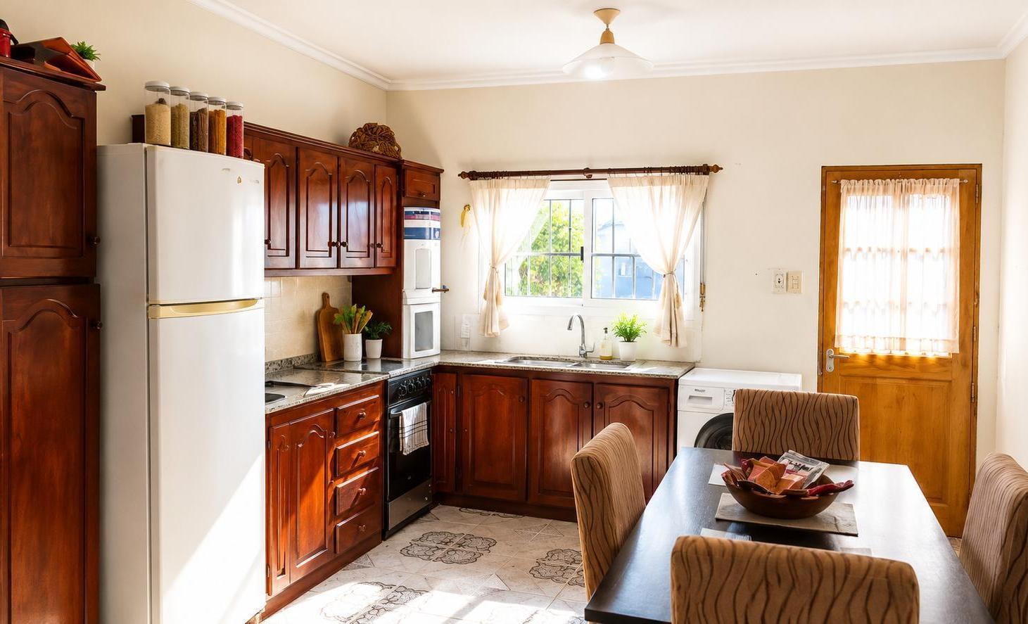 Foto de Casa en venta en El Talar, 5 ambientes con parque y piscina., imagen 4