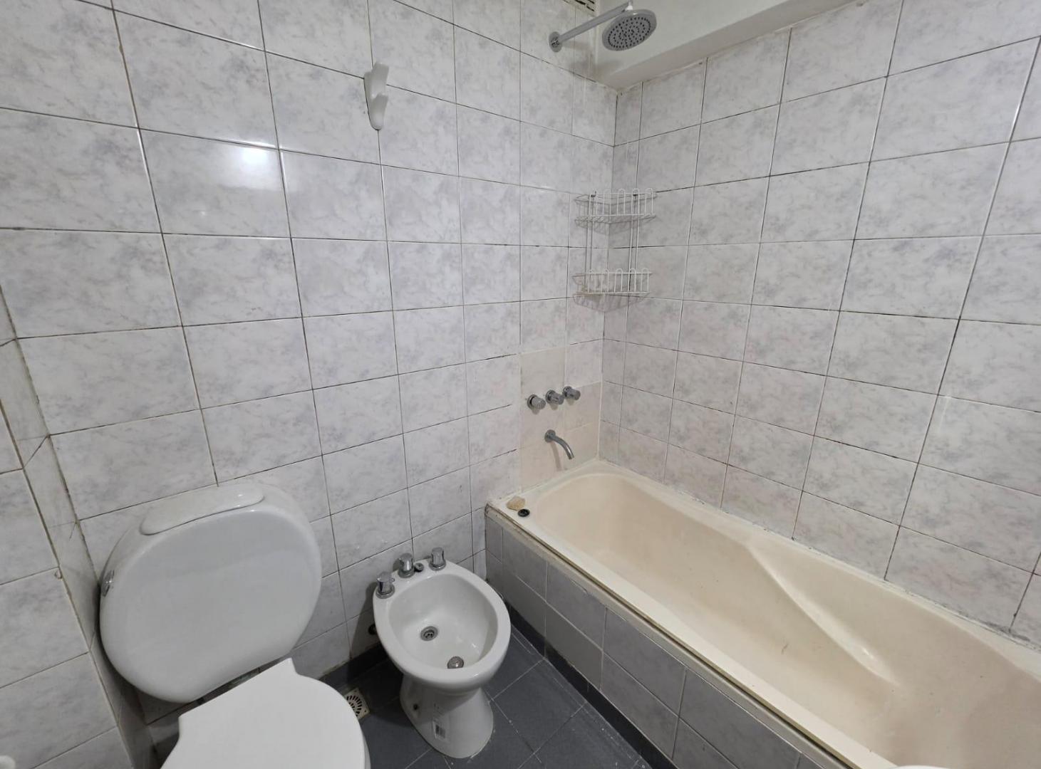Foto de Departamento en Venta 3 ambientes Flores muy luminoso, imagen 4
