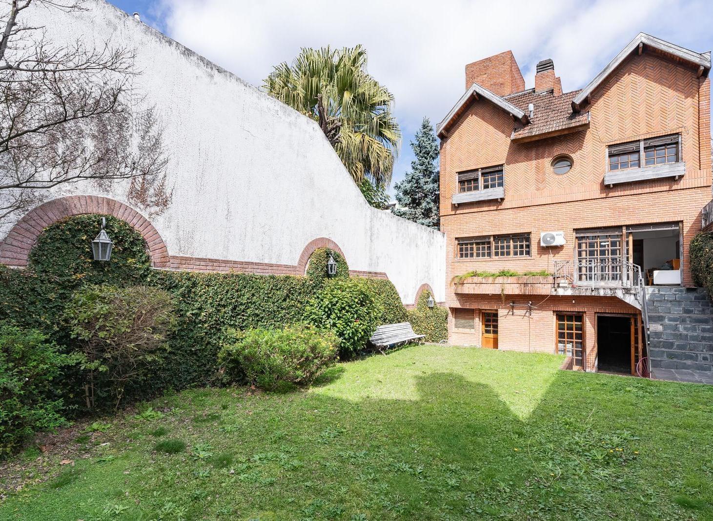 Foto de CASA LOTE PROPIO 6 AMBIENTES 6 COCHERAS VILLA URQUIZA, imagen 1