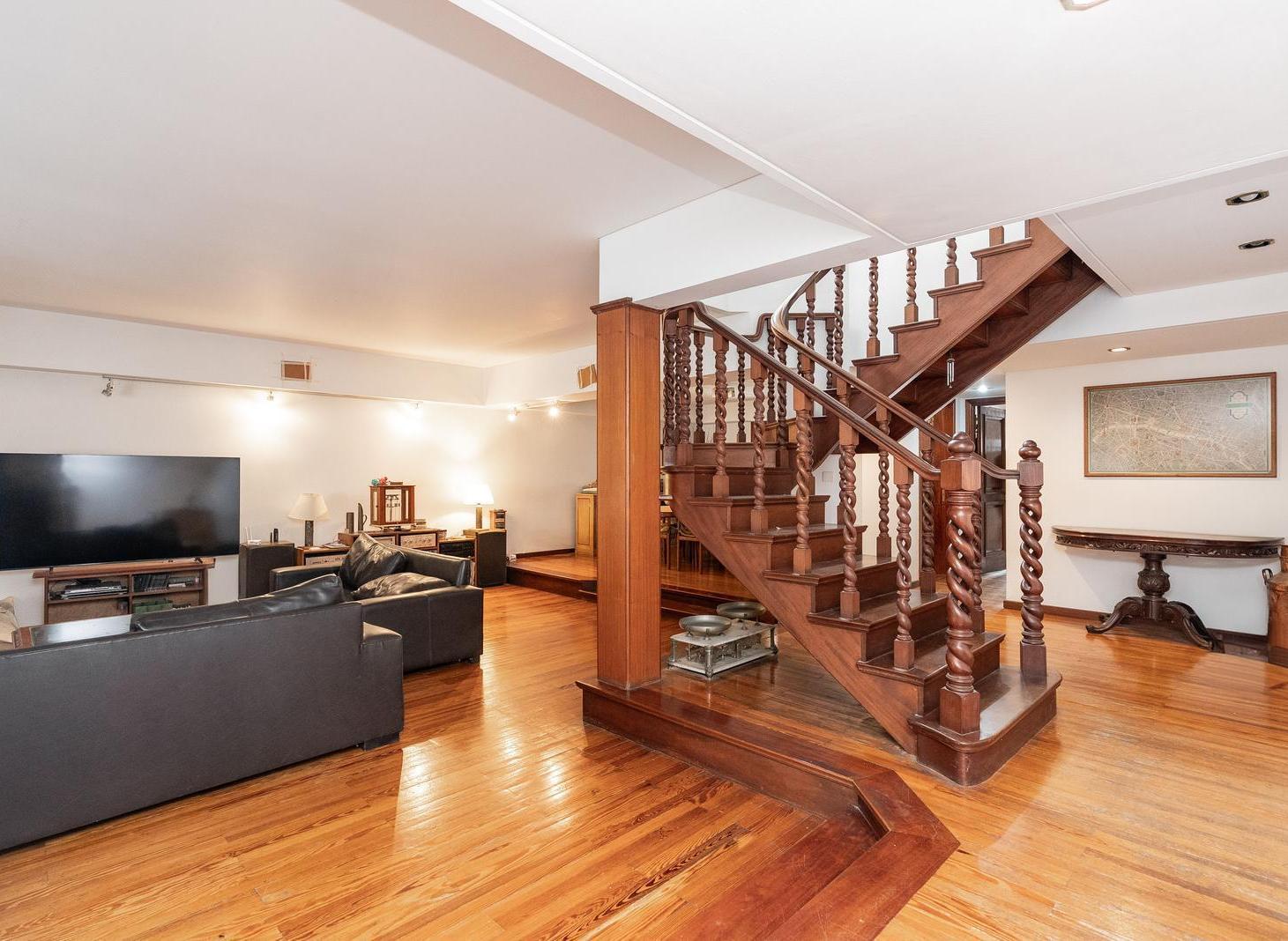 Foto de CASA LOTE PROPIO 6 AMBIENTES 6 COCHERAS VILLA URQUIZA, imagen 2