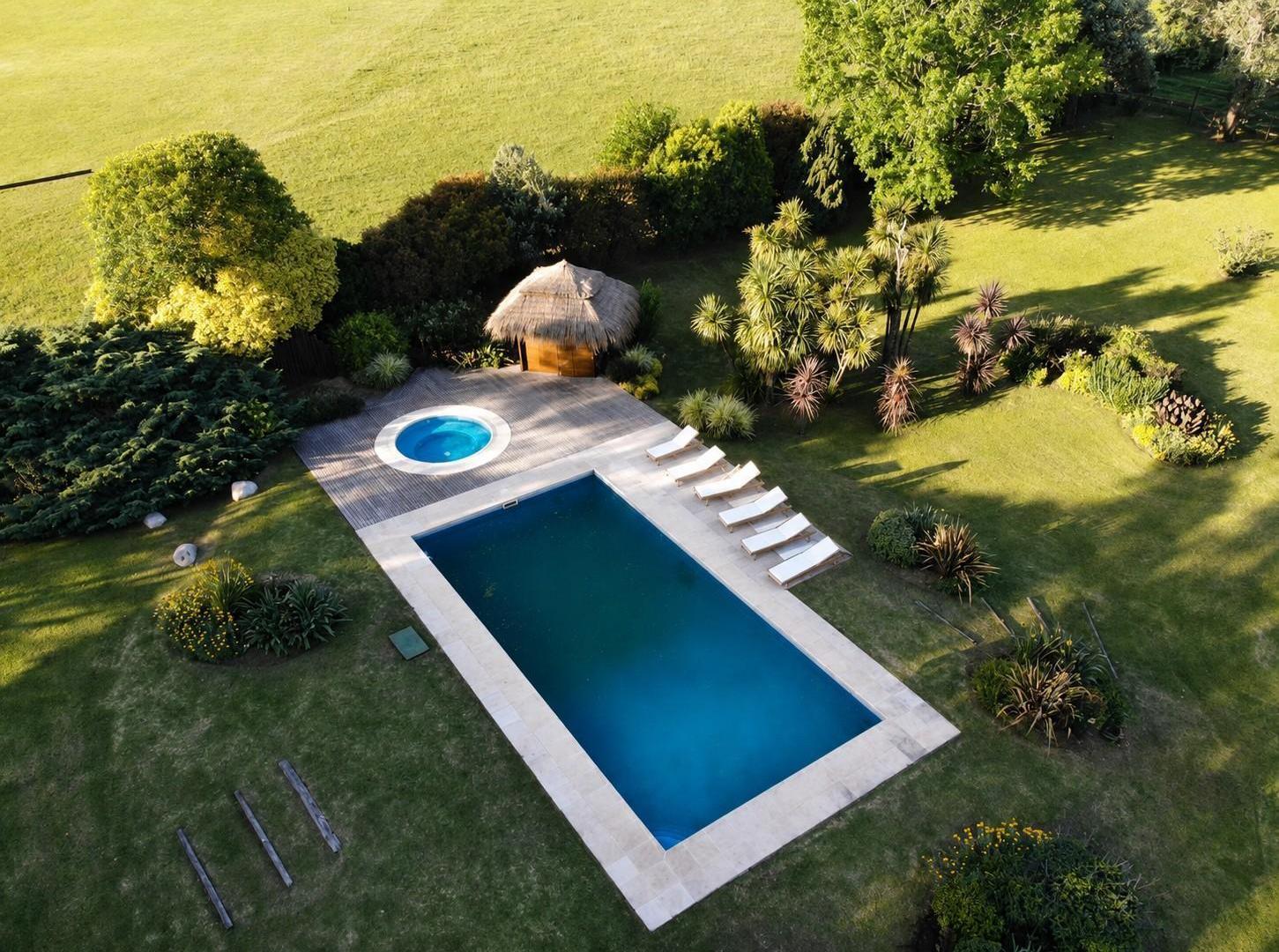 Foto de Campo con casa y caballerizas en venta, imagen 4