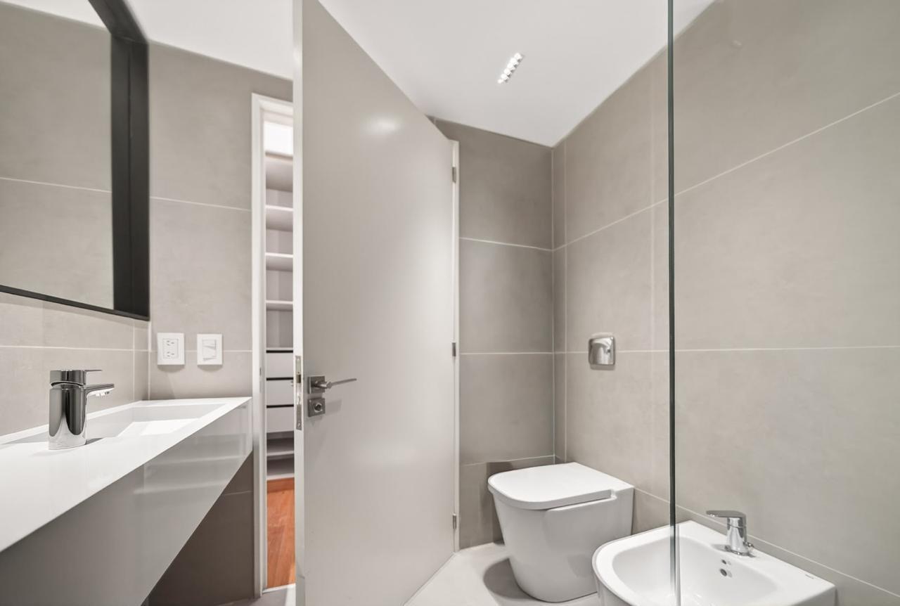 Foto de Departamento en Venta 3 Ambientes amplio| Balcón aterrazado| Torre, imagen 2