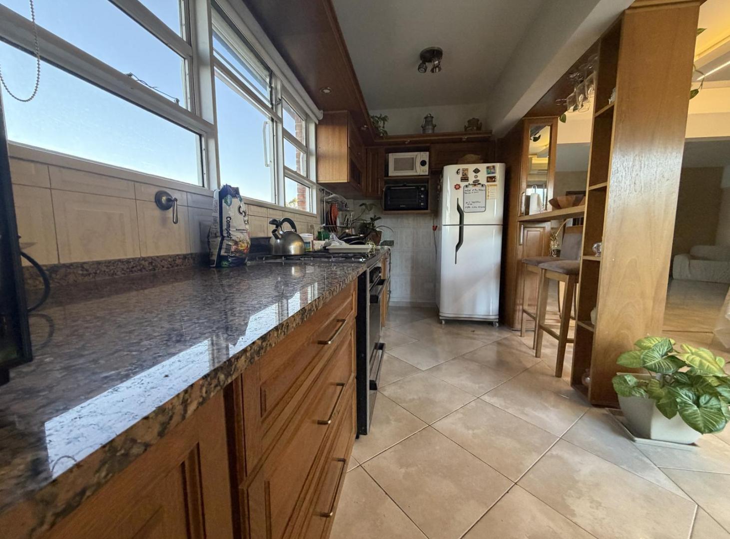 Foto de VENTA DEPARTAMENTO 4 AMBIENTES CON COCHERA, imagen 1