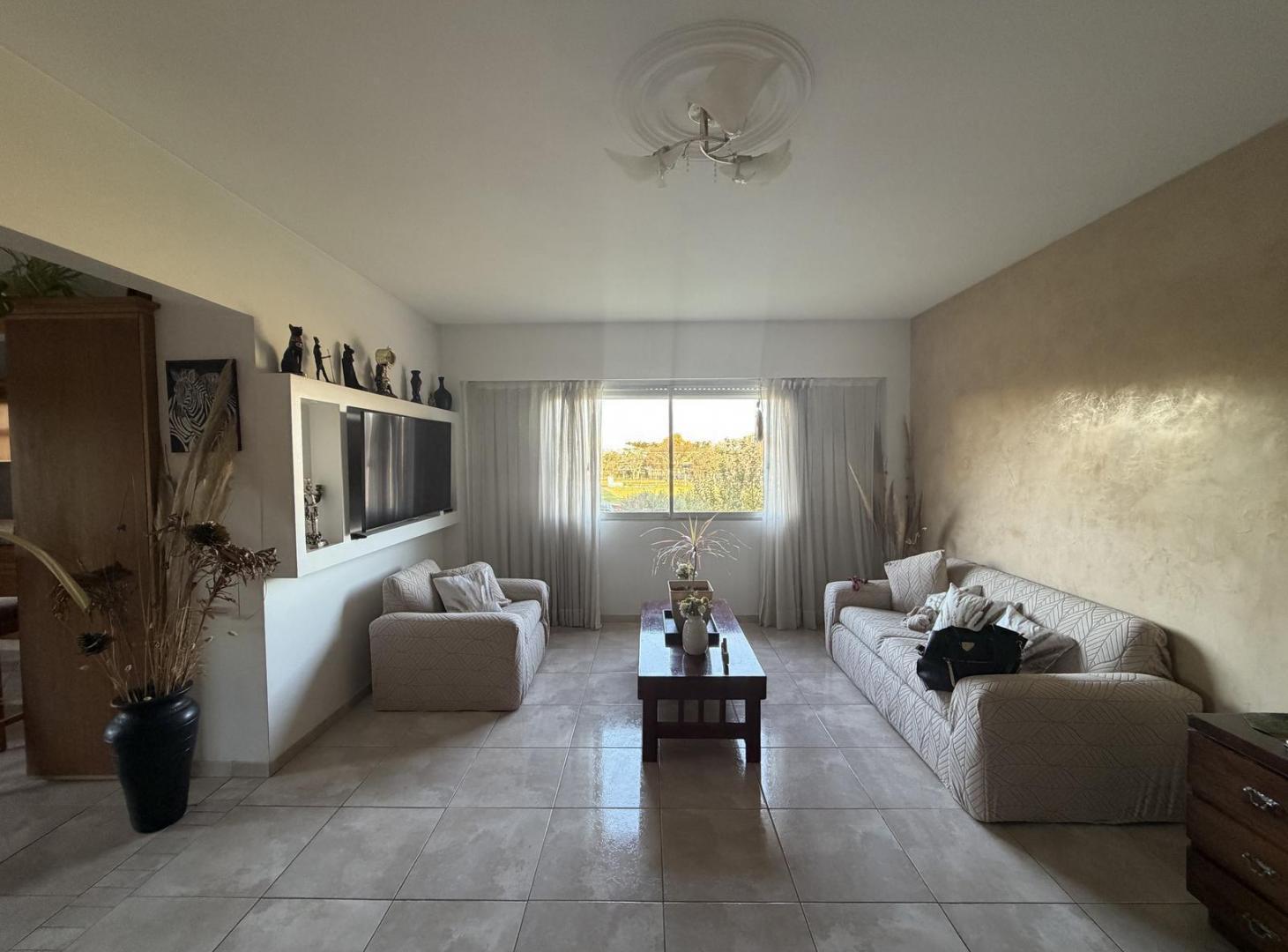 Foto de VENTA DEPARTAMENTO 4 AMBIENTES CON COCHERA, imagen 5