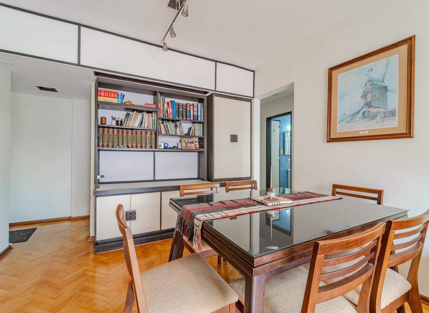 Foto de Venta Luminoso Depto. 3 amb. c/ Dependencia con baño | Balcón corrido |, imagen 2