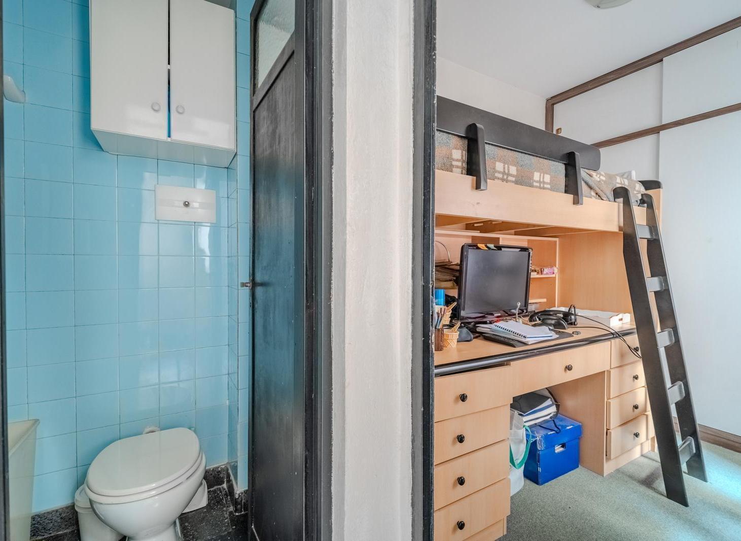 Foto de Venta Luminoso Depto. 3 amb. c/ Dependencia con baño | Balcón corrido |, imagen 4