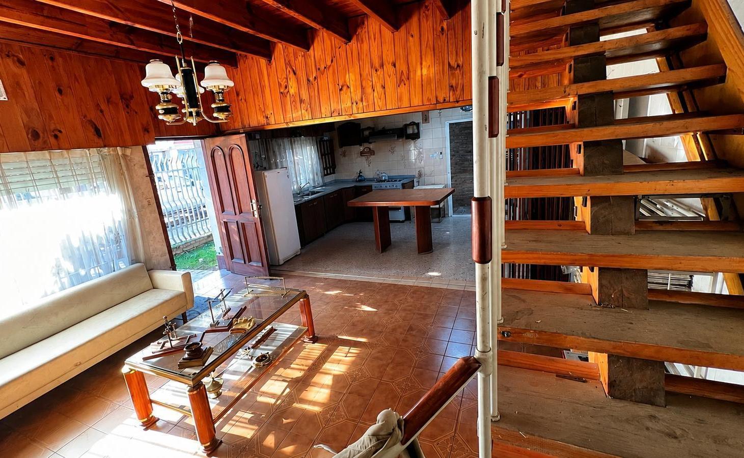 Foto de CASA LOTE PROPIO 4 AMBIENTES PARQUE COCHERAS VILLA LUZURIAGA, imagen 3